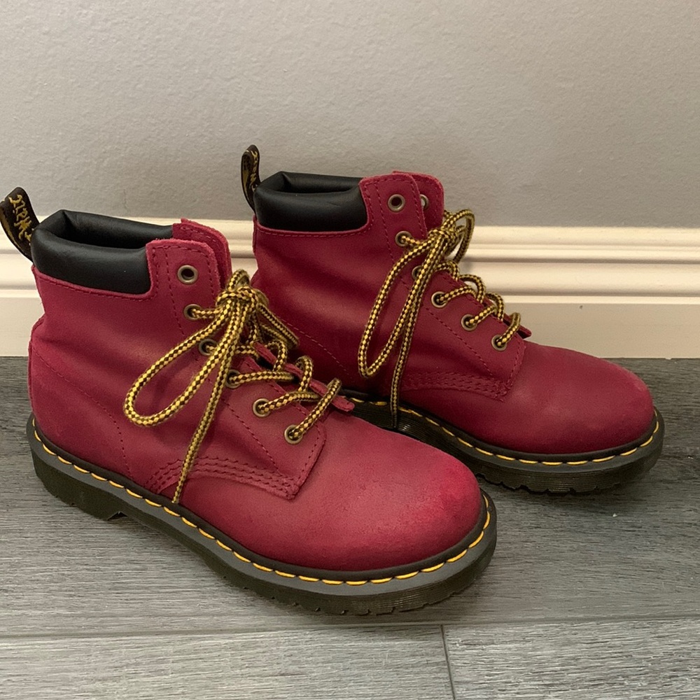 Used but good condition burgundy/maroon doc martens!
